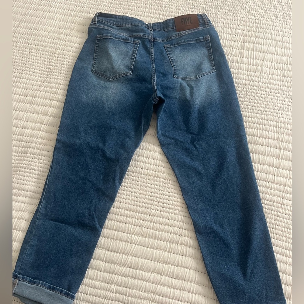 Frye straight leg women’s jeans size 10 / 30